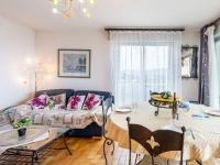 Posedenie v ubytovaní Apartment Les Côteaux du Préconil-5 by Interhome