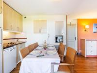 Kuchyňa alebo kuchynka v ubytovaní Apartment Village Cap Estérel - L'Esquinade-56 by Interhome