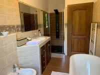 Kúpeľňa v ubytovaní villa taro