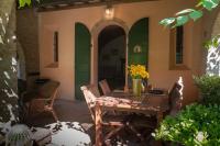 Patio alebo iná vonkajšia časť ubytovania Fioralice