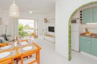 A kitchen or kitchenette at Los Delfines Biniforcat