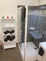 Kúpeľňa v ubytovaní Studio Cosy Chambray-Les-Tours