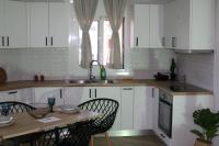 Kuchyňa alebo kuchynka v ubytovaní Aeraki House