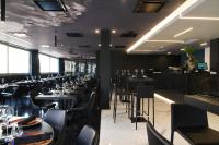 Reštaurácia alebo iné gastronomické zariadenie v ubytovaní DEMSI Palace Hotel & Restaurant