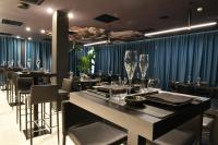 Reštaurácia alebo iné gastronomické zariadenie v ubytovaní DEMSI Palace Hotel & Restaurant