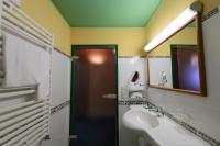A bathroom at Gasthof Hotel Zweimüller