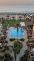 Bazén v ubytování Ilian Beach & Apartments nebo v jeho okolí
