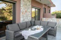 Posezení v ubytování Villa Enny, 3 BD with Private Heated Pool