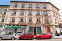 Budynek, w którym mieści się apartament