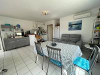 Plan piętra w obiekcie Appartement climatisé avec terrasse à 100m de la plage, centre Saint Cyprien, parking et équipements inclus - FR-1-225D-146