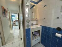 Plan piętra w obiekcie Appartement climatisé avec terrasse à 100m de la plage, centre Saint Cyprien, parking et équipements inclus - FR-1-225D-146