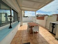 Plan piętra w obiekcie Appartement climatisé avec terrasse à 100m de la plage, centre Saint Cyprien, parking et équipements inclus - FR-1-225D-146