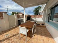 Plan piętra w obiekcie Appartement climatisé avec terrasse à 100m de la plage, centre Saint Cyprien, parking et équipements inclus - FR-1-225D-146