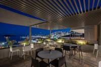 Restauracja lub miejsce do jedzenia w obiekcie Alkyon