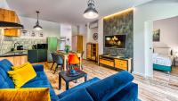 Kuchyňa alebo kuchynka v ubytovaní Apartamenty Centrum - Wyszyńskiego 9 by Royal Aparts