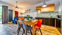 Kuchyňa alebo kuchynka v ubytovaní Apartamenty Centrum - Wyszyńskiego 9 by Royal Aparts