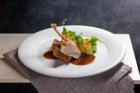 Jídlo v hotelu nebo okolí