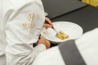 Jídlo v hotelu nebo okolí