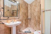 A bathroom at Ca Na Pepa