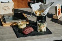 Toit hotelli aladel või selle läheduses