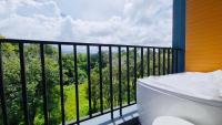 Rõdu või terrass majutusasutuses Apple A Day Resort Krabi, Ao Nang Beach
