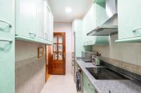 Kuchyňa alebo kuchynka v ubytovaní Apartamento Capuchinos Centro by Renthas