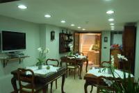 TV a/nebo společenská místnost v ubytování Villa Sphendone Suites Istanbul