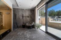 Plán poschodí v ubytovaní NEW! Villa Lady Maris with heated private pool, 5 en-suite bedrooms, 70m from beach