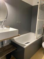 Łazienka w obiekcie Bel appartement 4 à 6 couchages au pied des pistes à Superbagneres