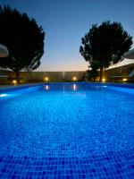 Bazén v ubytování Family cosy Vila, swimming pool, close to Nauplio nebo v jeho okolí