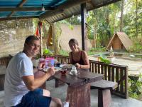 Επισκέπτες που μένουν στο Triangle House and hot spring