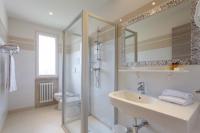 Kúpeľňa v ubytovaní Hotel GARDENIA & Villa CHARME Adults Friendly 4Star service