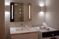 A bathroom at Sfakion 6 apartment