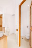 A bathroom at Faos Exclusive Suites