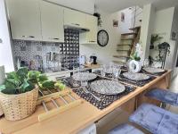 Kuchnia lub aneks kuchenny w obiekcie L'Harmonieux Fontenay Sous Bois