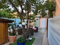 Plan piętra w obiekcie Haut de villa très bien équipé avec jardin, piscine, proche centre ville Sanary