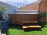Plan piętra w obiekcie Haut de villa très bien équipé avec jardin, piscine, proche centre ville Sanary