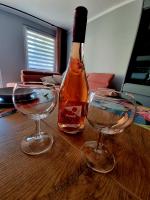 Nápoje v ubytovaní Apartament Luxusowe Karkonosze