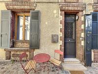 Budynek, w którym mieści się apartament