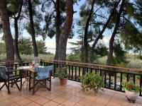 Balkón alebo terasa v ubytovaní Stunning Evia Sea View Country House