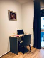 Televízia a/alebo spoločenská miestnosť v ubytovaní Vila Zrina - Apartmani