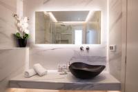 Kúpeľňa v ubytovaní Aronia Luxury Apartments Karpathos