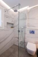 Kúpeľňa v ubytovaní Aronia Luxury Apartments Karpathos