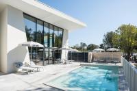 Bazén v ubytovaní Falkensteiner Premium Mobile Homes and Camping Zadar alebo v jeho blízkosti
