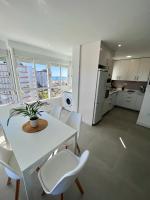 Kuchyň nebo kuchyňský kout v ubytování GATU Villa Soleá parking, piscina, pistas tenis, playa de Valdelagrana " Preferente mayores de 25 años y familias "