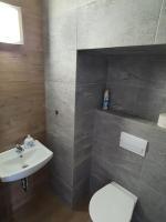 Koupelna v ubytování Apartmány ČERNÝ KOHOUT