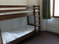 Posteľ alebo postele v izbe v ubytovaní Appartement T3 dans Château avec Piscine et Sauna à Jausiers, 6 pers, Terrasse et Balcon - FR-1-165B-4