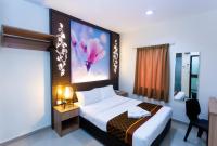 D&F BOUTIQUE HOTEL ERA SQUARE SEREMBANにあるベッド