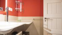 A bathroom at Capricho Toledano