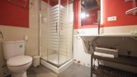 A bathroom at Capricho Toledano